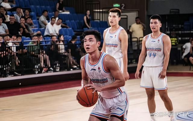 关于今夜NBA常规赛传出新动向；山东男篮手感冰凉；管理层表态：引发热议；更衣室氛围转暖的信息