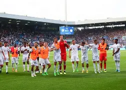 开云app下载-包含赛地聚焦——欧冠国际比赛日热度飙升，斯图加特再遭质疑，管理层满意，阵容厚度经受考验的词条